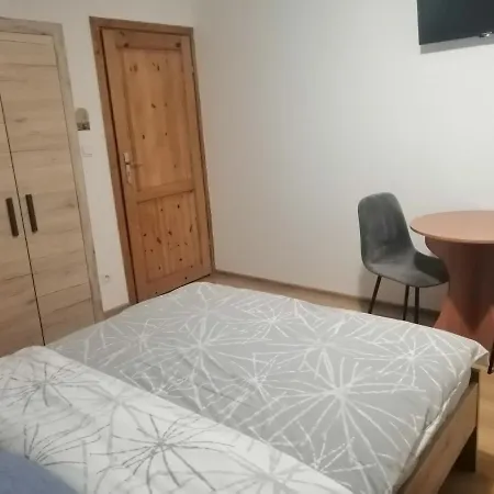 Kwatera prywatna Gościnne Przy Lesie *