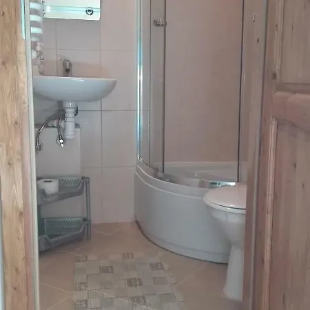 Goscinne Przy Lesie *