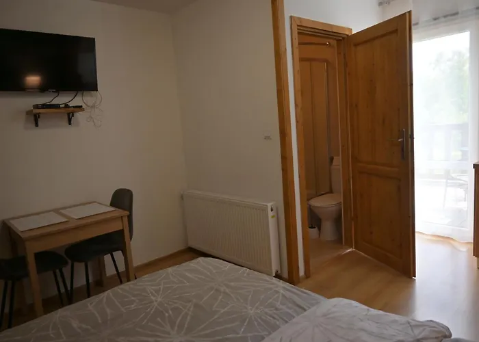 Goscinne Przy Lesie *