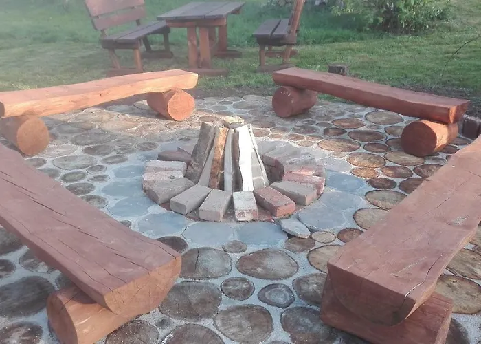 Goscinne Przy Lesie *